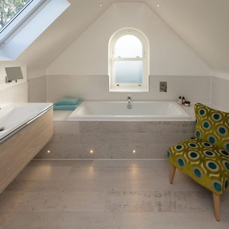 Attic Bathroom-min